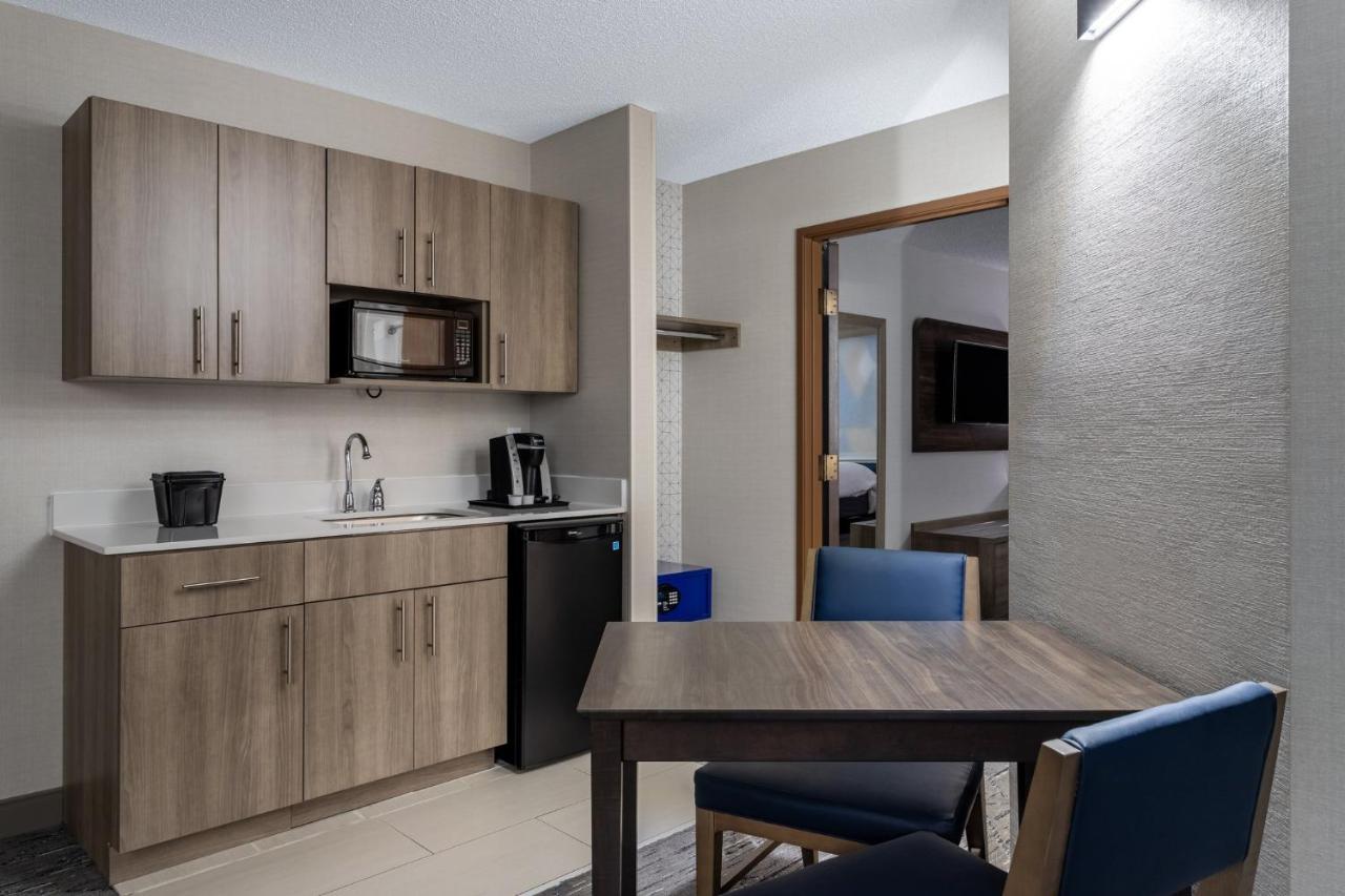 Holiday Inn Express Hotel & Suites-St. Paul By Ihg Vadnais Heights Eksteriør billede